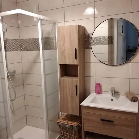 Appartement Elegant F1 Proche Tramway Et Nice