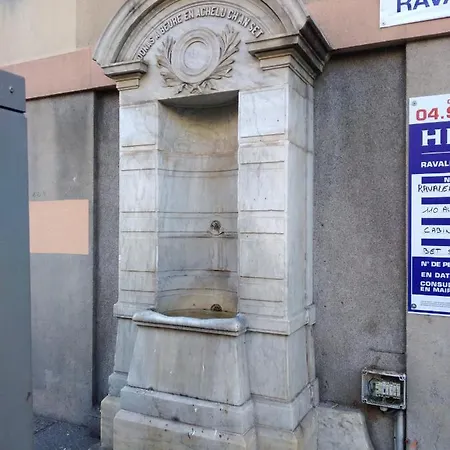 Elegant F1 Proche Tramway Et Nice