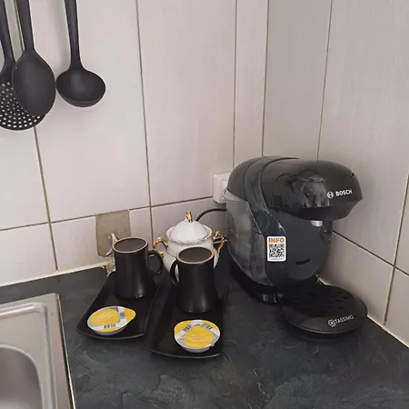 Elegant F1 Proche Tramway Et